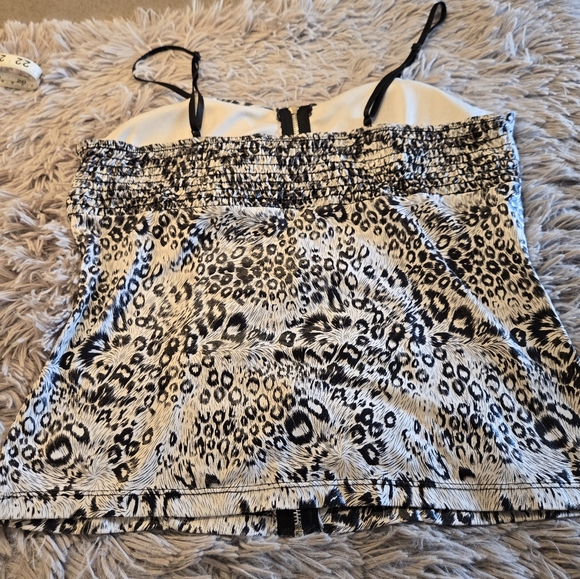 DOTS Zip Up Top Size (Small-Med) - Picture 12 of 12